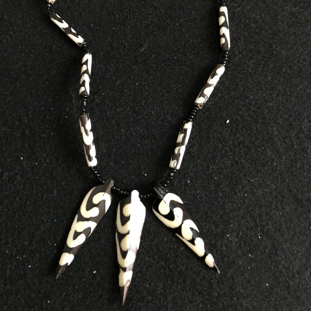 Pre-loved necklace black and white tribal style beaded 16"